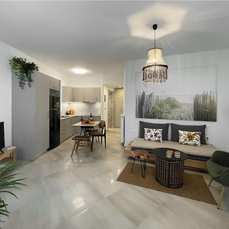 Just Live Apartment Triovasalos Luaran gambar