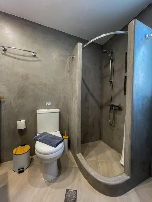 Just Live Apartment Triovasalos Luaran gambar