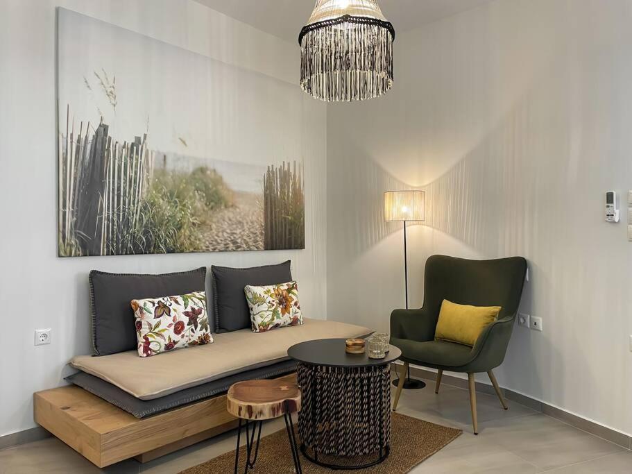 Just Live Apartment Triovasalos Luaran gambar